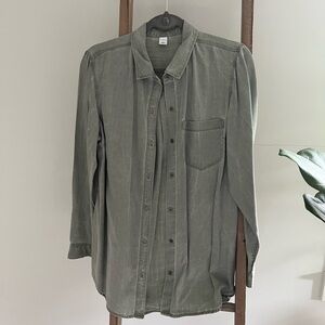 Women’s Old Navy Button Down Shirt